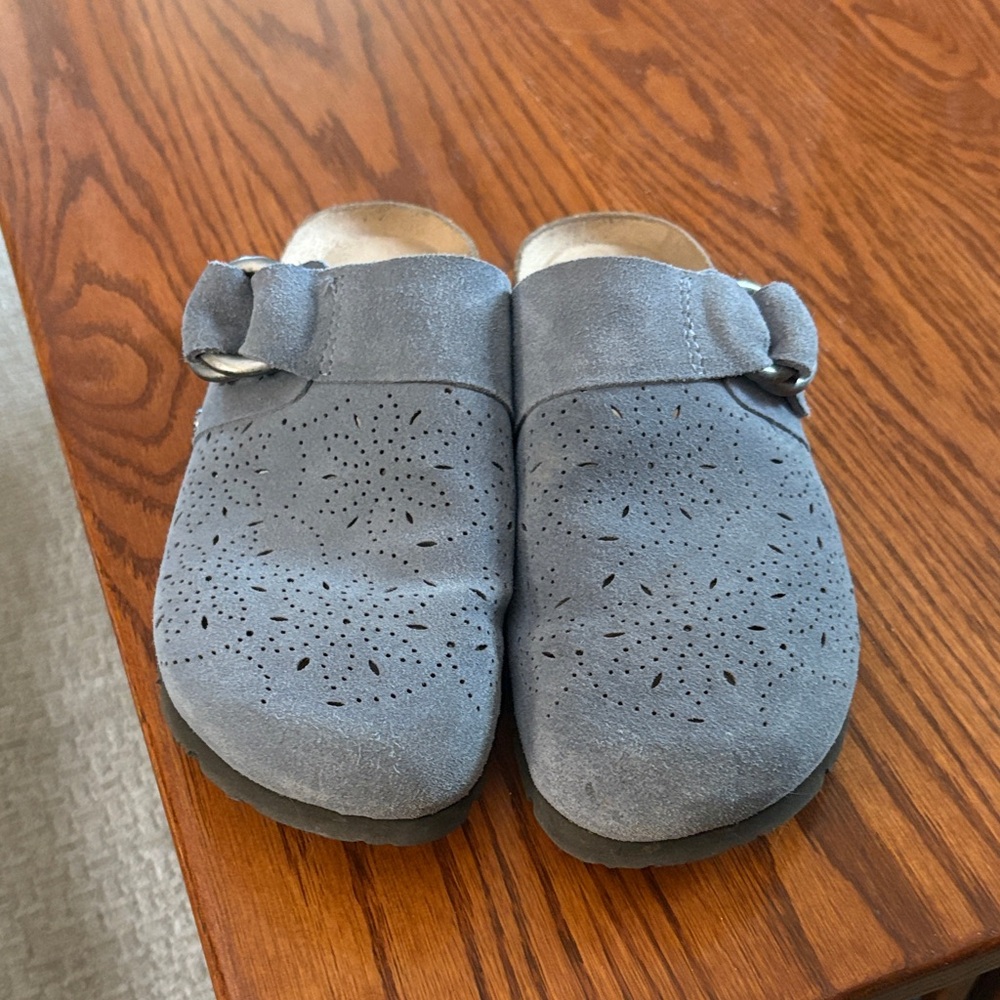 Womans Suede Slip-On Shoes - Pretty grayish/blue.
Barely worn.